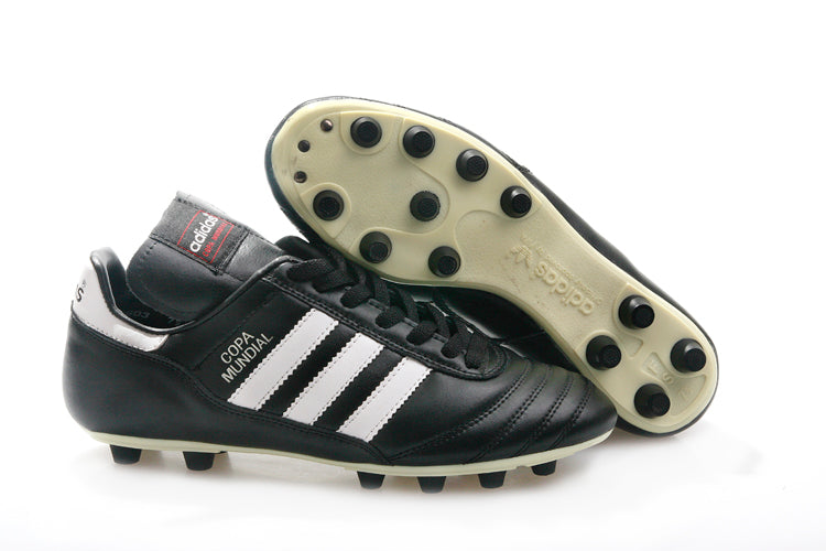 .Adidas Copa Mundial