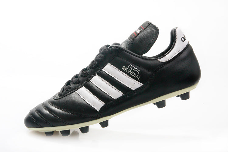 .Adidas Copa Mundial